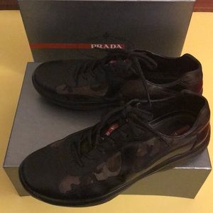 Authentic Prada men’s leather sneakers size9.5